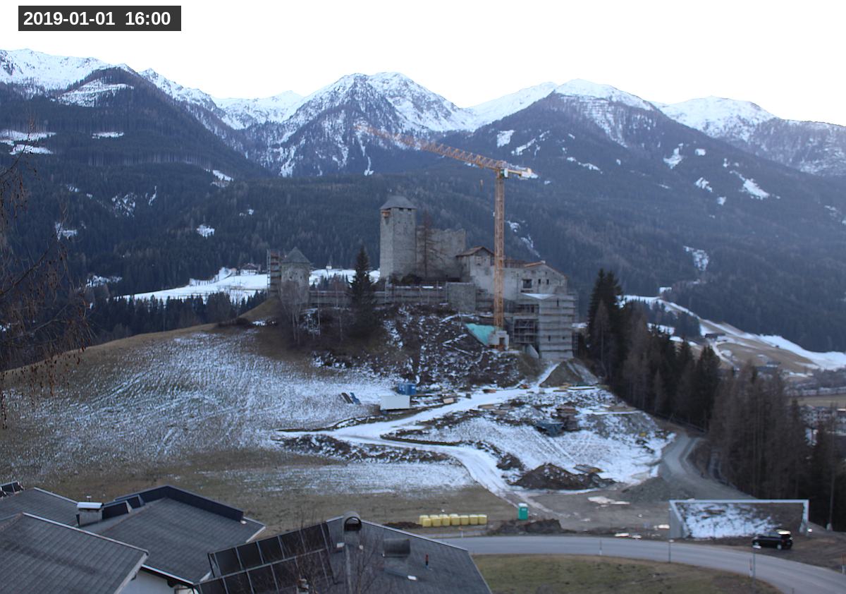Webcam Burg Heinfels, 2019-01-01 16:00 Uhr