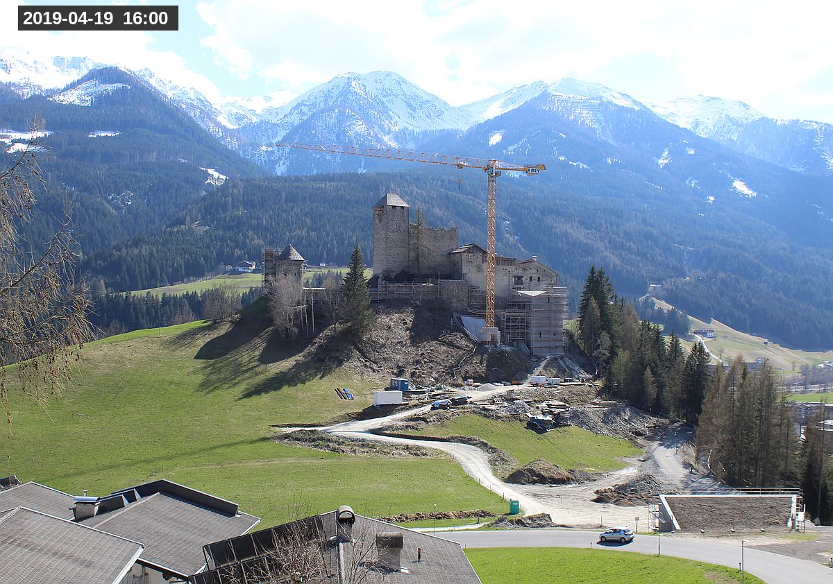 Webcam Burg Heinfels, 2019-04-19 16:00 Uhr