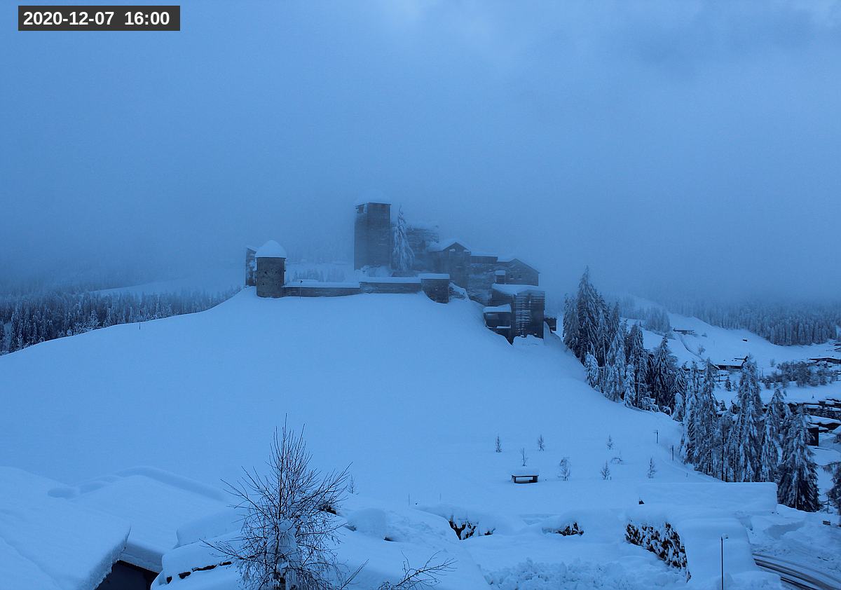 Webcam Burg Heinfels, 2020-12-07 16:00 Uhr