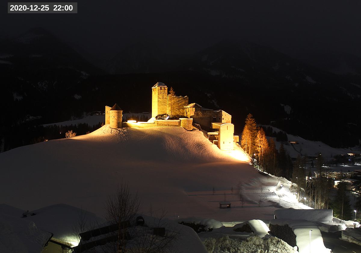 Webcam Burg Heinfels, 2020-12-25 22:00 Uhr