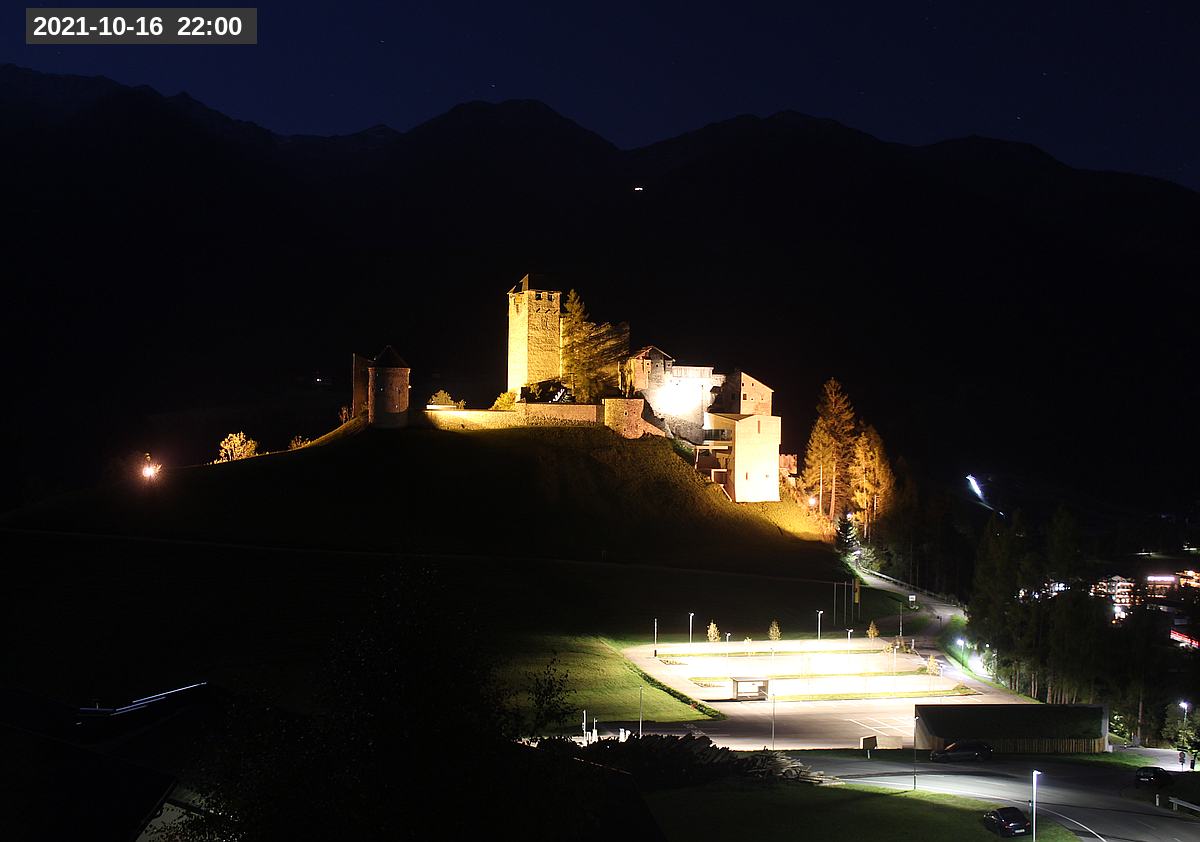 Webcam Burg Heinfels, 2021-10-16 22:00 Uhr