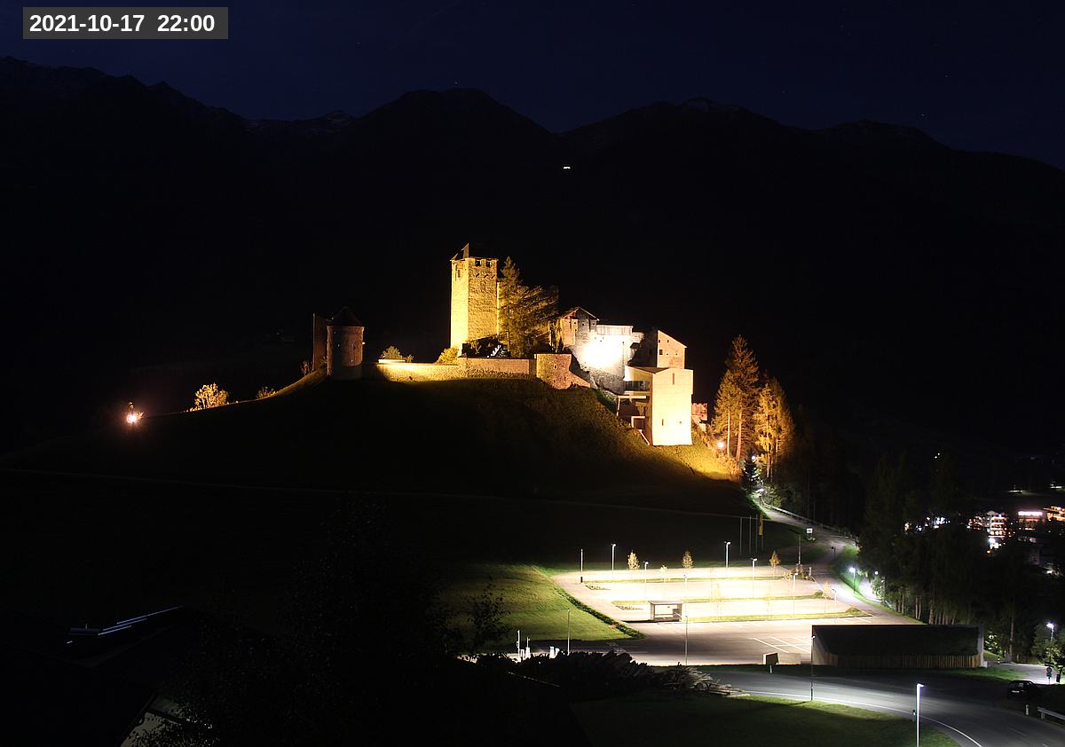 Webcam Burg Heinfels, 2021-10-17 22:00 Uhr