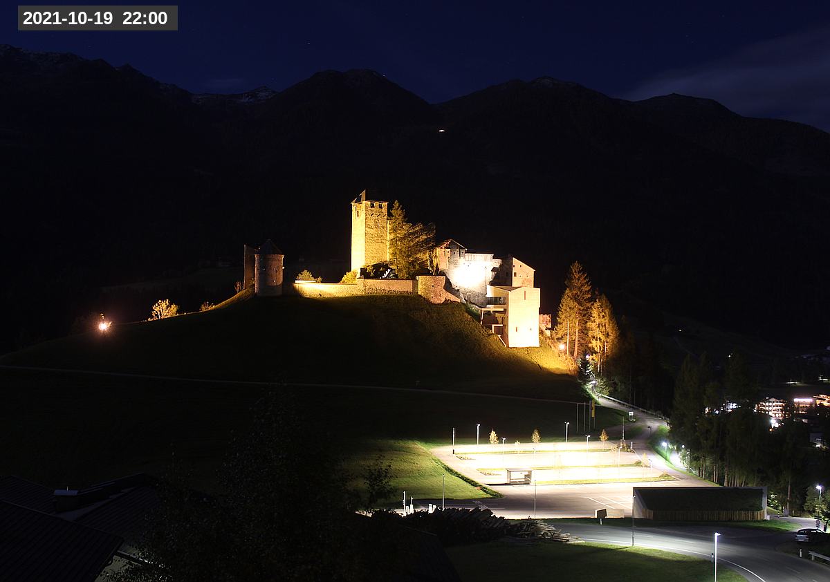 Webcam Burg Heinfels, 2021-10-19 22:00 Uhr