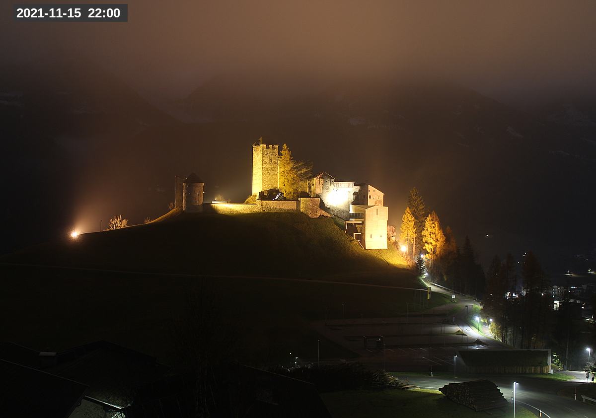 Webcam Burg Heinfels, 2021-11-15 22:00 Uhr