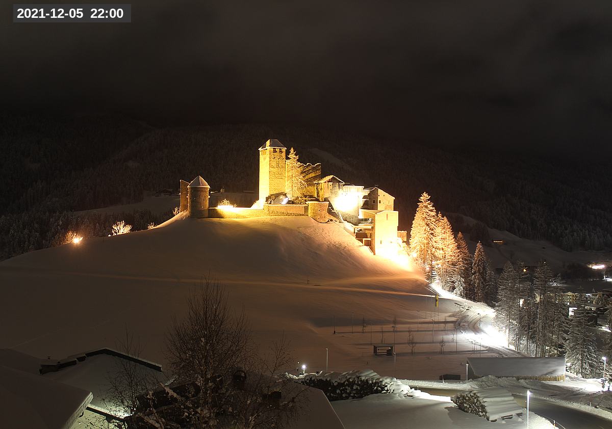 Webcam Burg Heinfels, 2021-12-05 22:00 Uhr