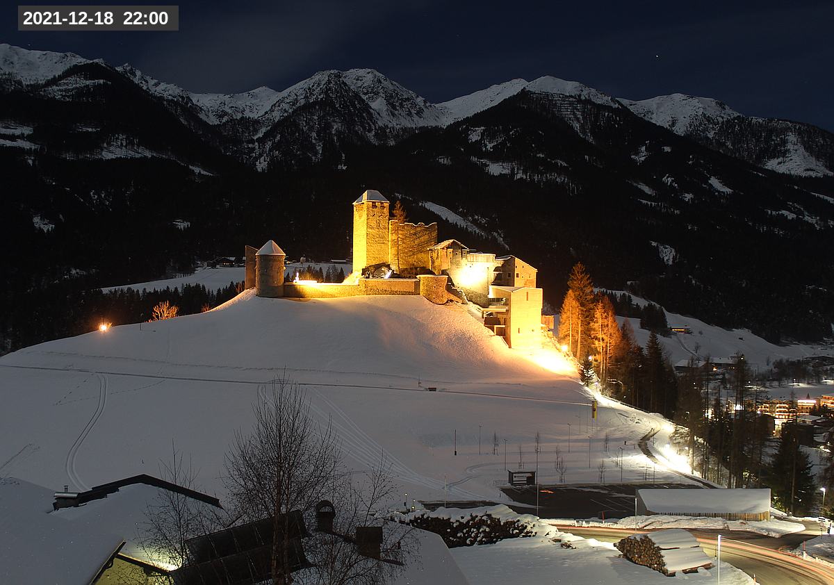 Webcam Burg Heinfels, 2021-12-18 22:00 Uhr