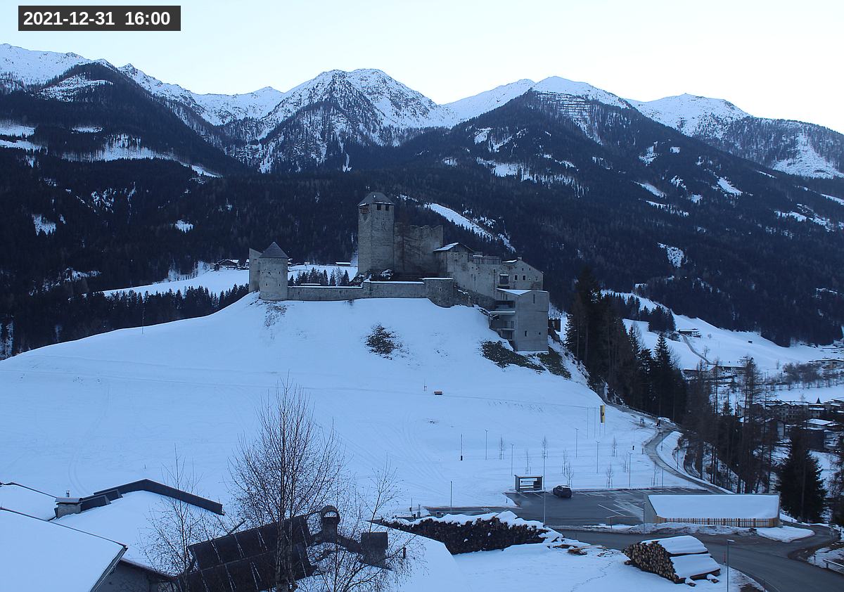 Webcam Burg Heinfels, 2021-12-31 16:00 Uhr