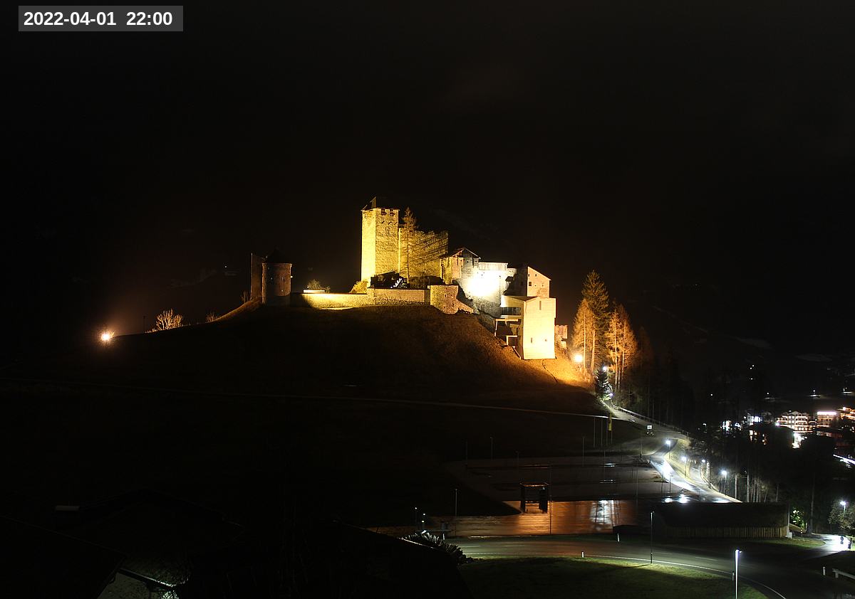 Webcam Burg Heinfels, 2022-04-01 22:00 Uhr