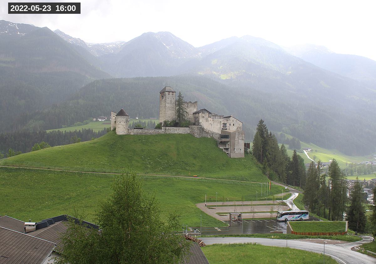 Webcam Burg Heinfels, 2022-05-23 16:00 Uhr