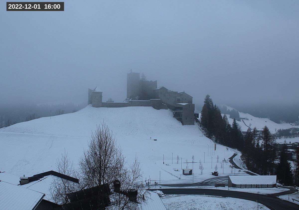 Webcam Burg Heinfels, 2022-12-01 16:00 Uhr