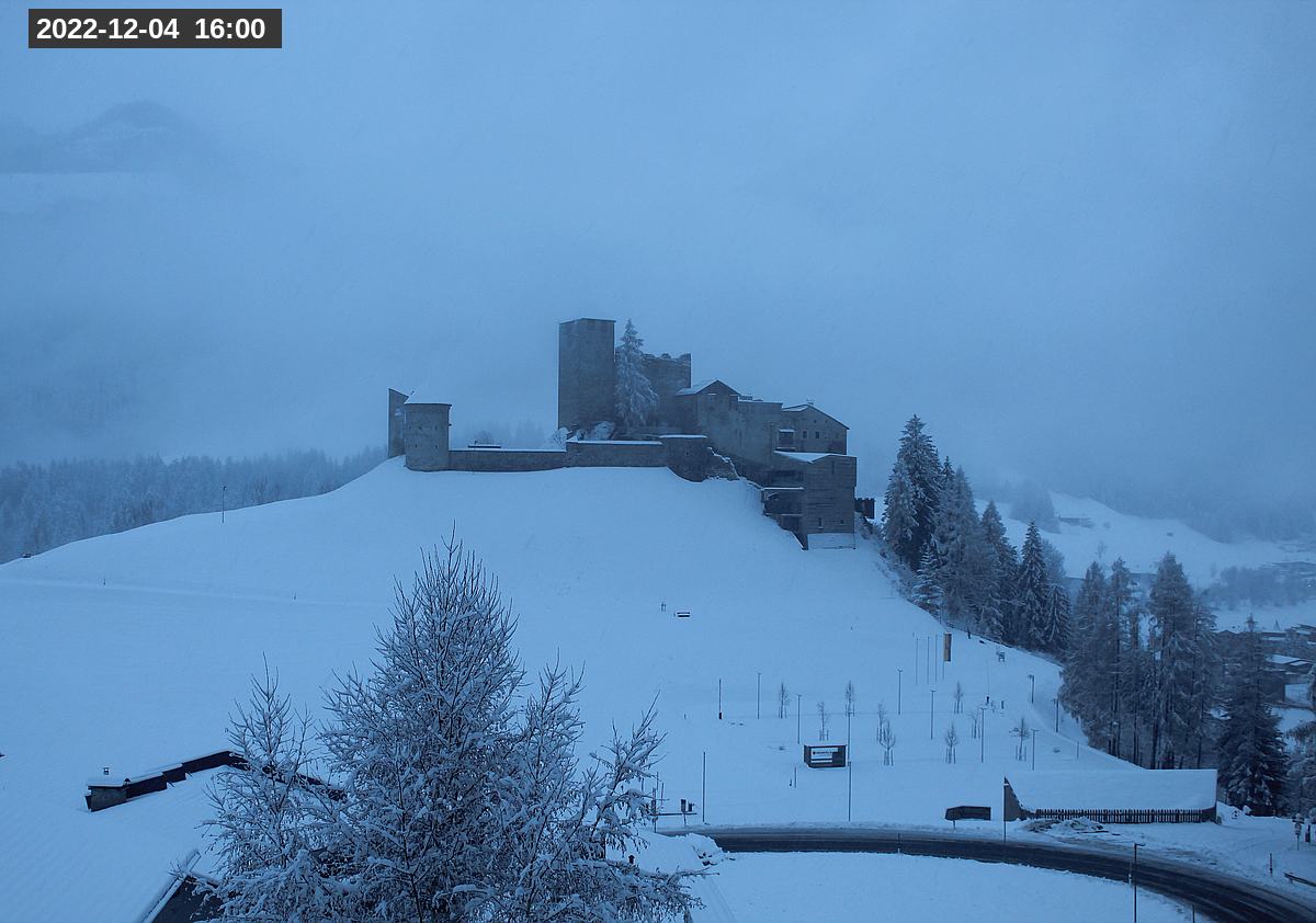Webcam Burg Heinfels, 2022-12-04 16:00 Uhr