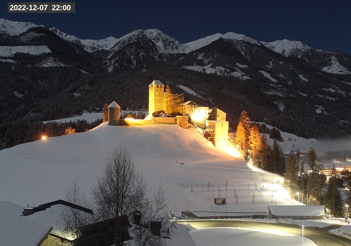 Webcam Burg Heinfels, 2022-12-07 22:00 Uhr