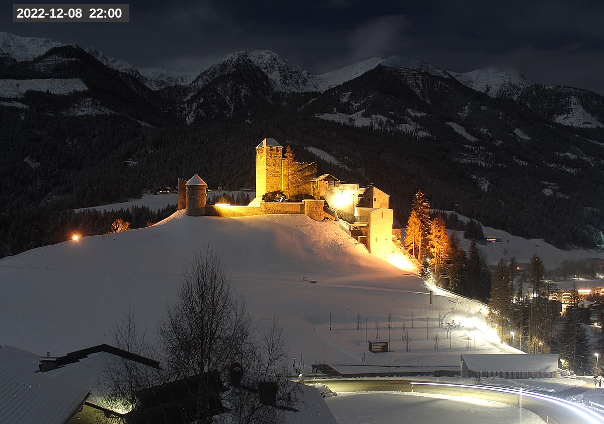Webcam Burg Heinfels, 2022-12-08 22:00 Uhr