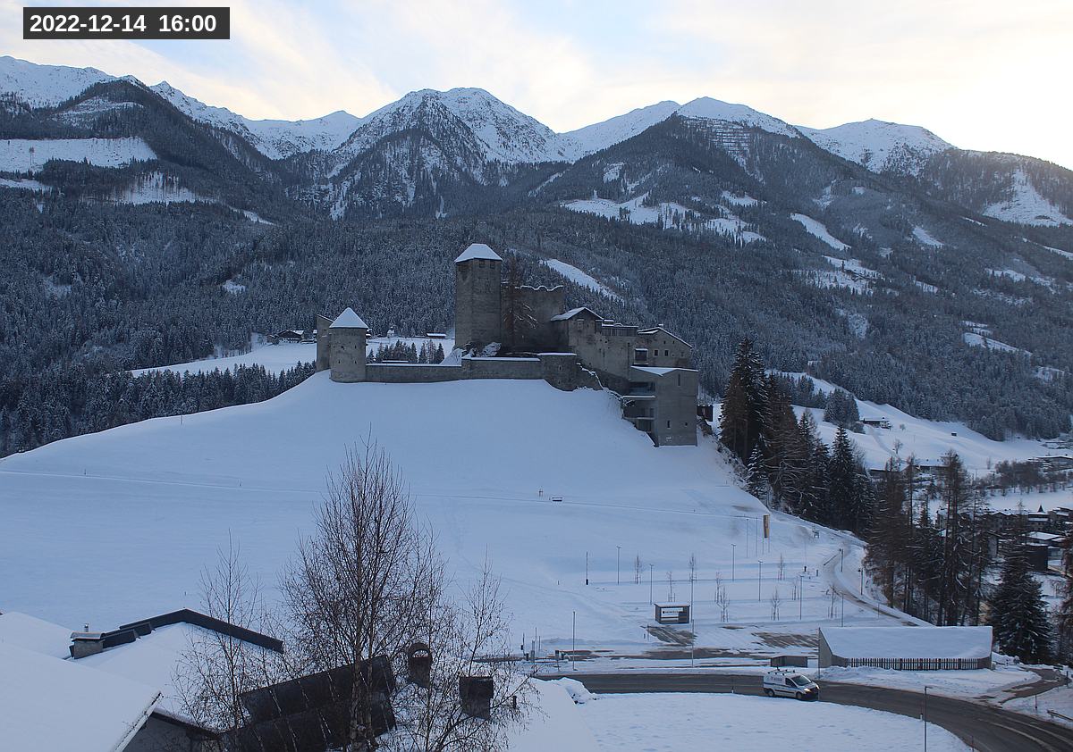 Webcam Burg Heinfels, 2022-12-14 16:00 Uhr