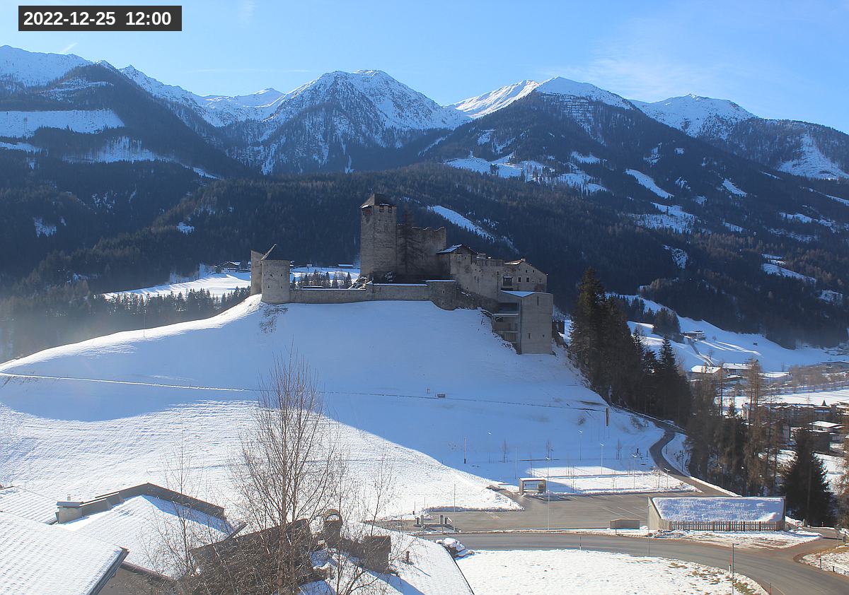Webcam Burg Heinfels, 2022-12-25 12:00 Uhr