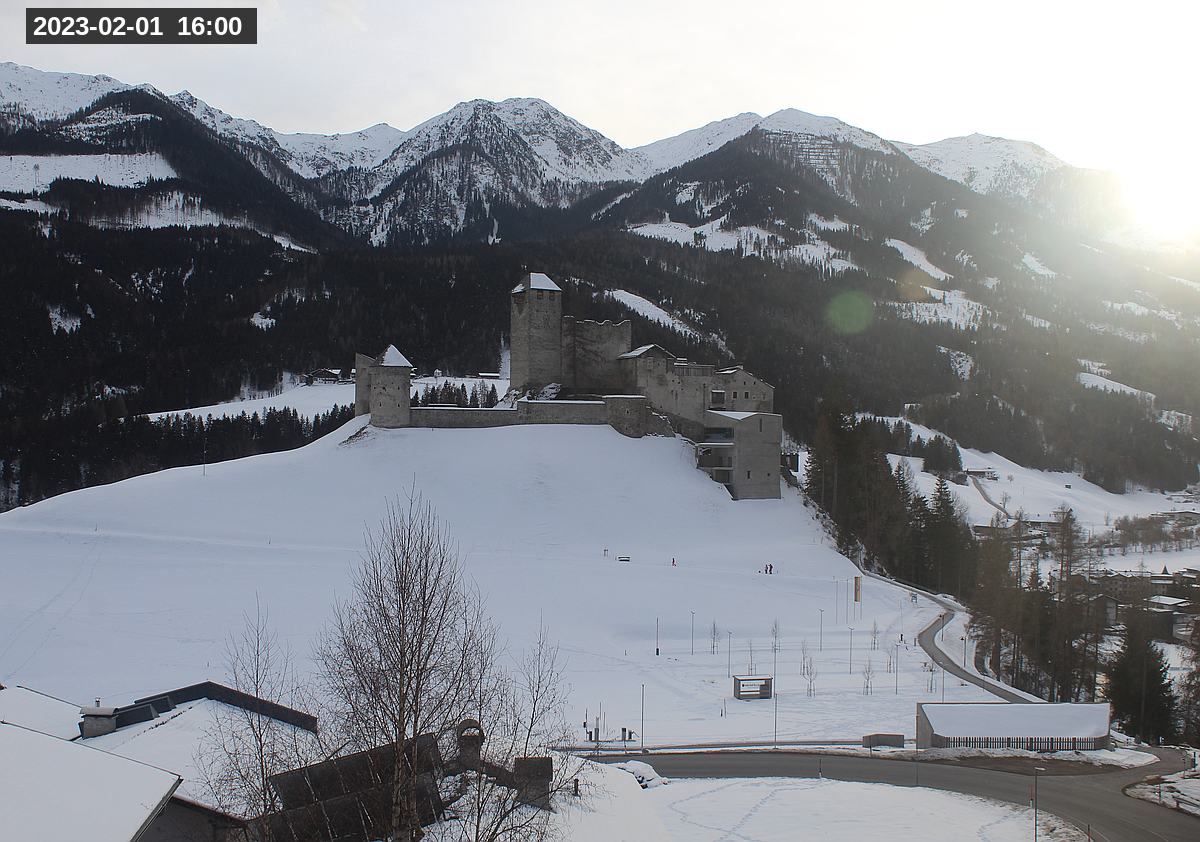 Webcam Burg Heinfels, 2023-02-01 16:00 Uhr