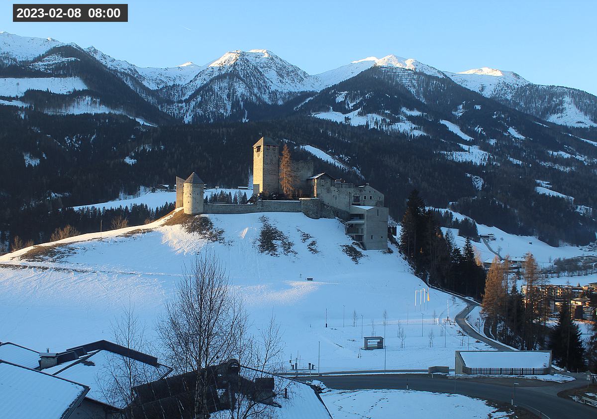 Webcam Burg Heinfels, 2023-02-08 08:00 Uhr