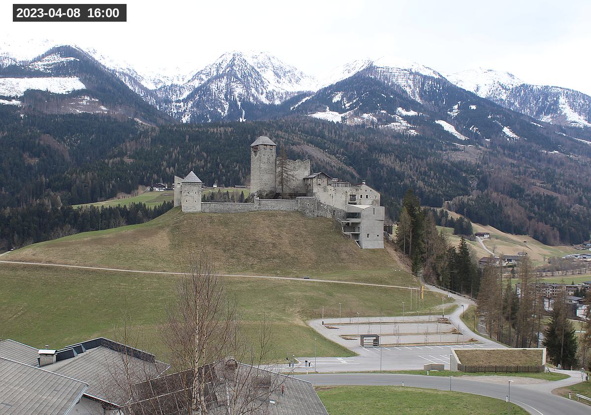 Webcam Burg Heinfels, 2023-04-08 16:00 Uhr