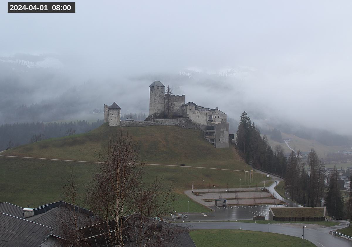Webcam Burg Heinfels, 2024-04-01 08:00 Uhr
