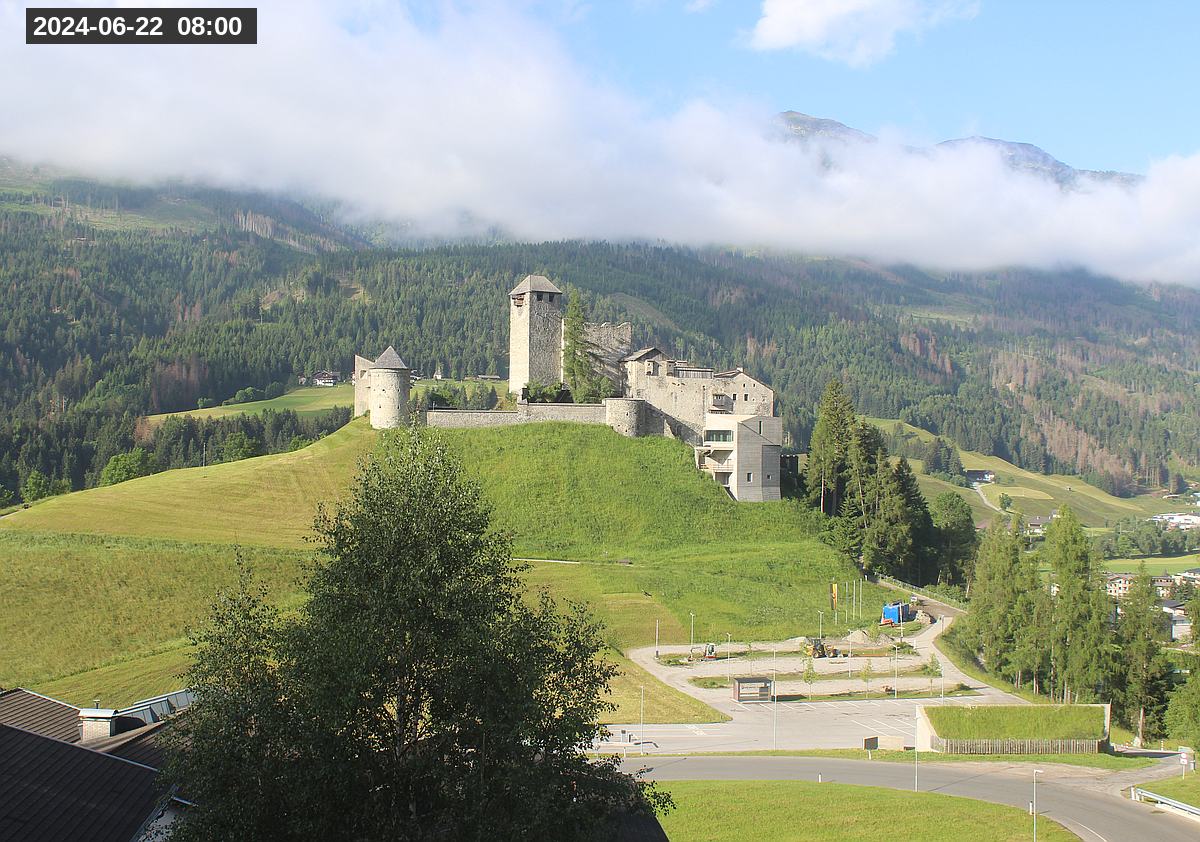 Webcam Burg Heinfels, 2024-06-22 08:00 Uhr