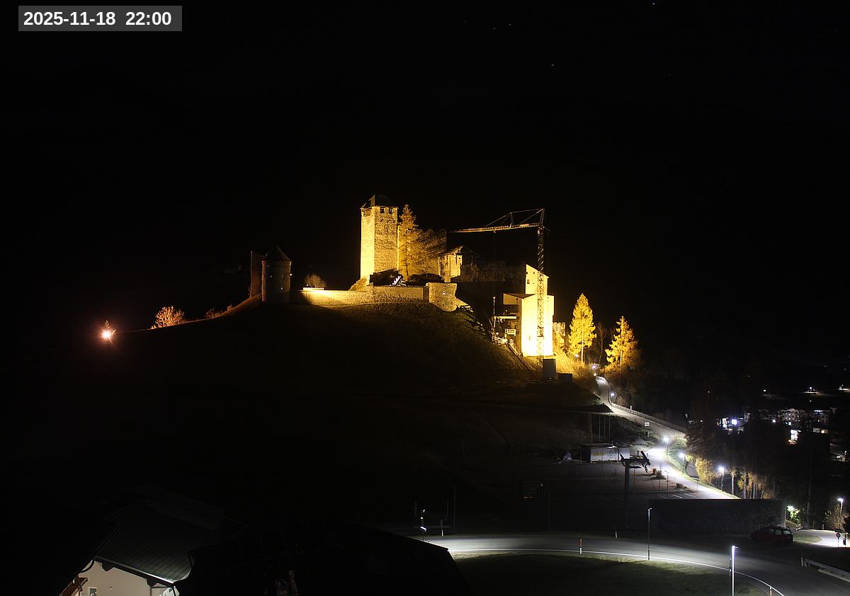 Webcam Burg Heinfels, 2025-11-18 22:00 Uhr