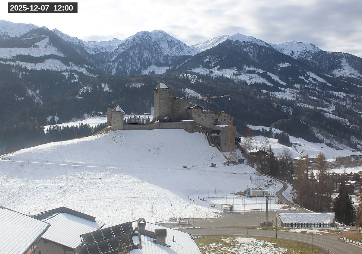 Webcam Burg Heinfels, 2025-12-07 12:00 Uhr