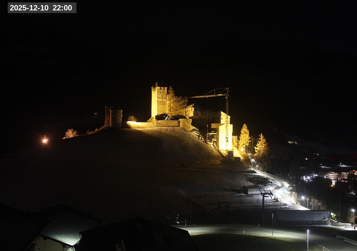 Webcam Burg Heinfels, 2025-12-10 22:00 Uhr