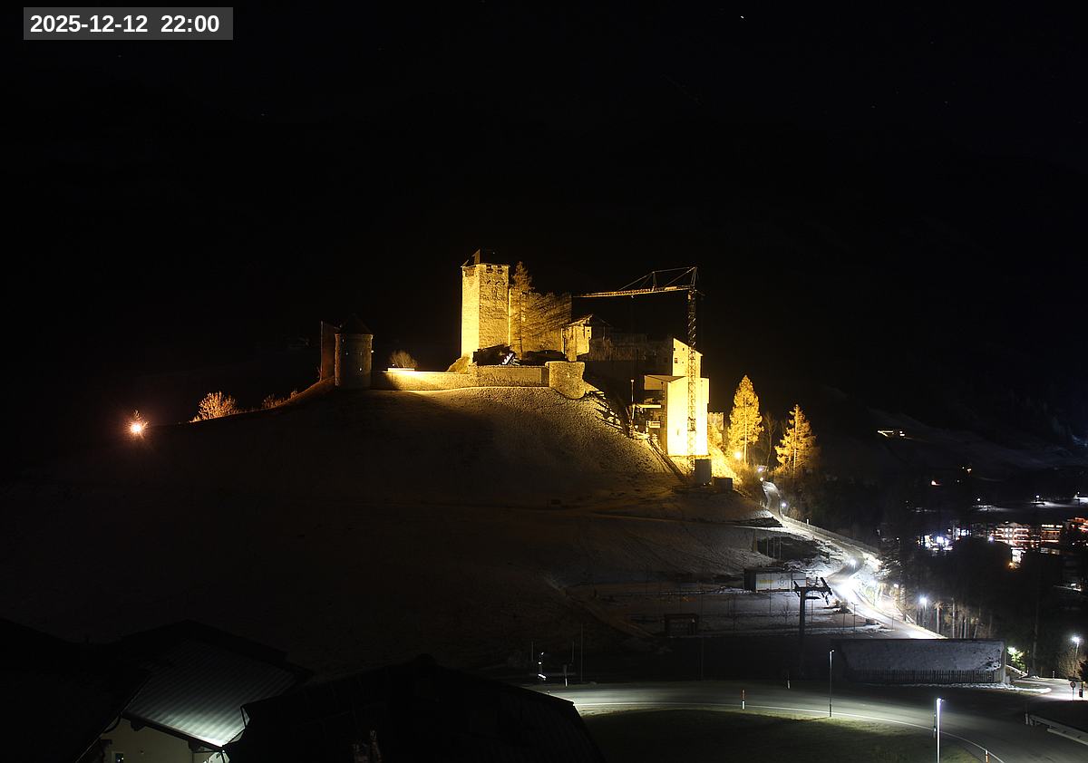 Webcam Burg Heinfels, 2025-12-12 22:00 Uhr