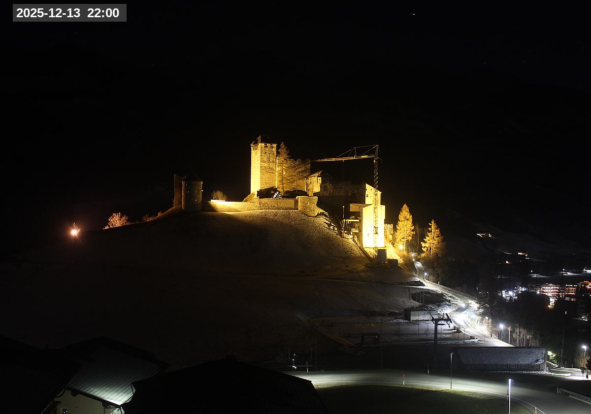 Webcam Burg Heinfels, 2025-12-13 22:00 Uhr