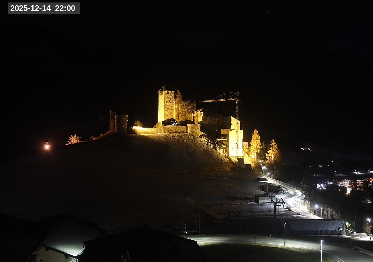Webcam Burg Heinfels, 2025-12-14 22:00 Uhr