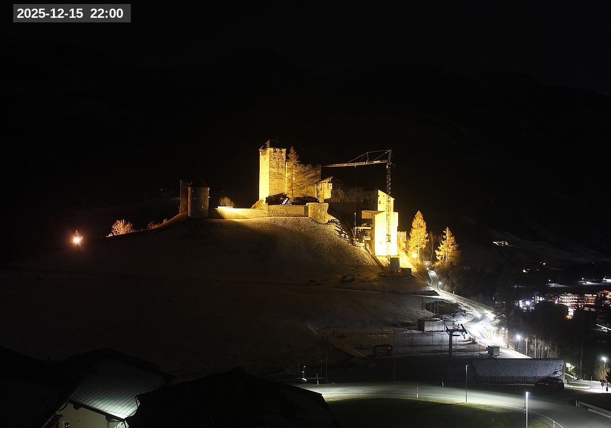 Webcam Burg Heinfels, 2025-12-15 22:00 Uhr