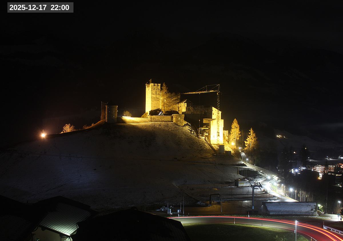 Webcam Burg Heinfels, 2025-12-17 22:00 Uhr