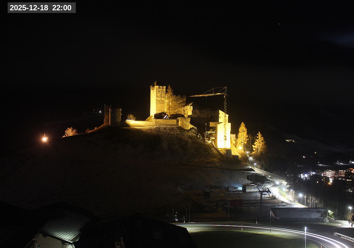 Webcam Burg Heinfels, 2025-12-18 22:00 Uhr