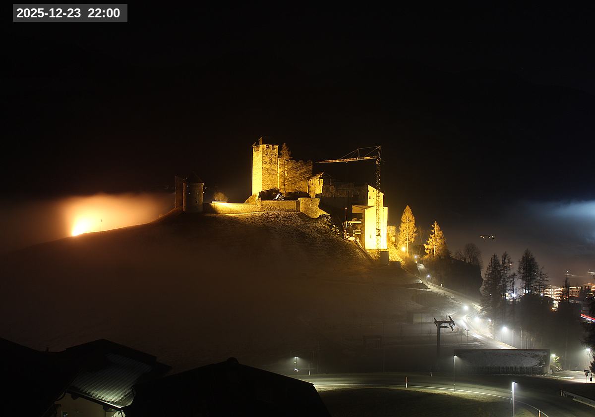 Webcam Burg Heinfels, 2025-12-23 22:00 Uhr