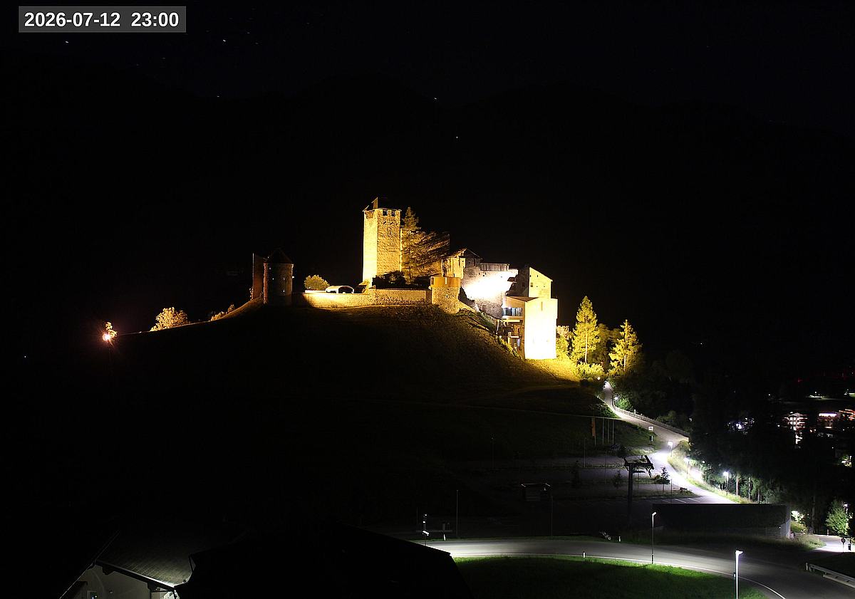 Webcam Burg Heinfels, 2026-07-12 23:00 Uhr